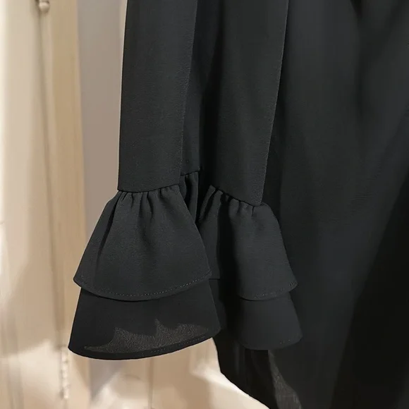 Elle Blouse - Picture 3 of 8